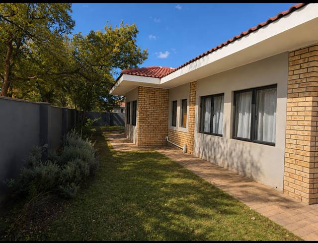 3 BEDROOM APARTMENT FOR SALE IN ARCON PARK